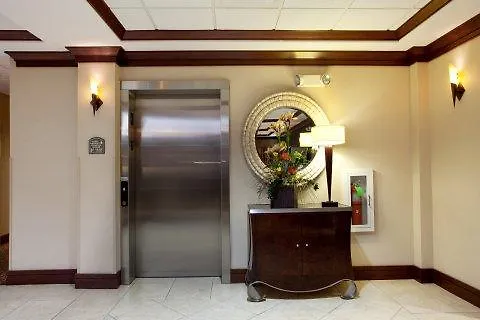 Express & By Ihg Hotel 2*