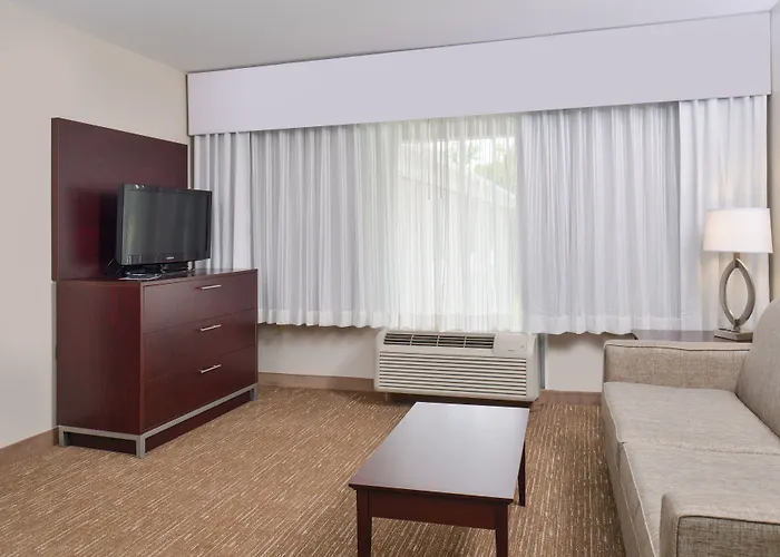 Express & By Ihg Hotel 2*