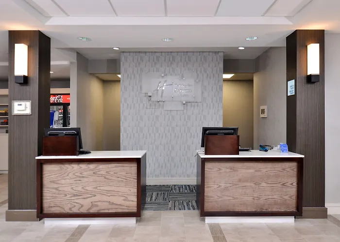 Express & By Ihg Hotel Lafayette
