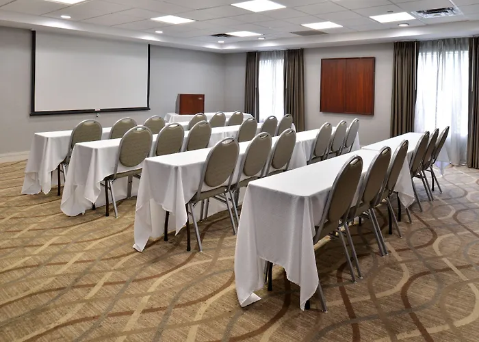 Express & By Ihg 2* Lafayette