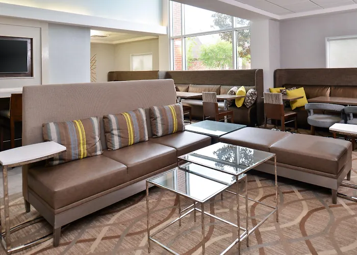 Express & By Ihg Hotel 2*