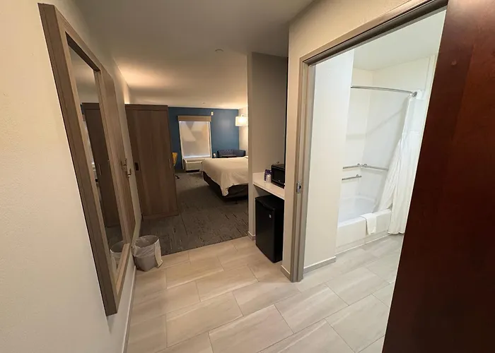 Hotel Express & By Ihg