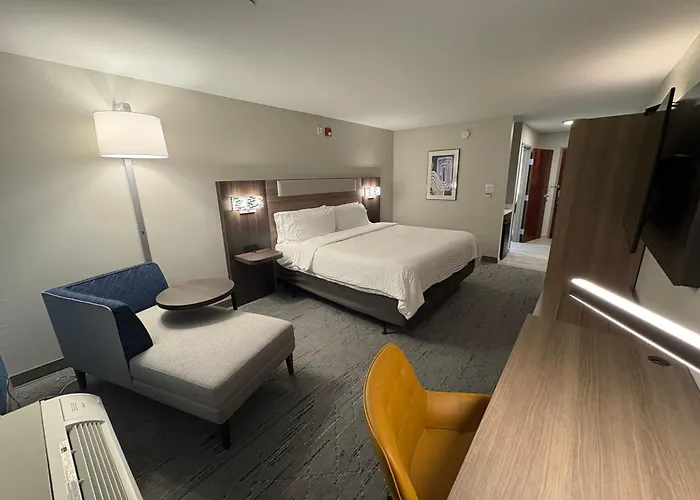 Express & By Ihg 2*