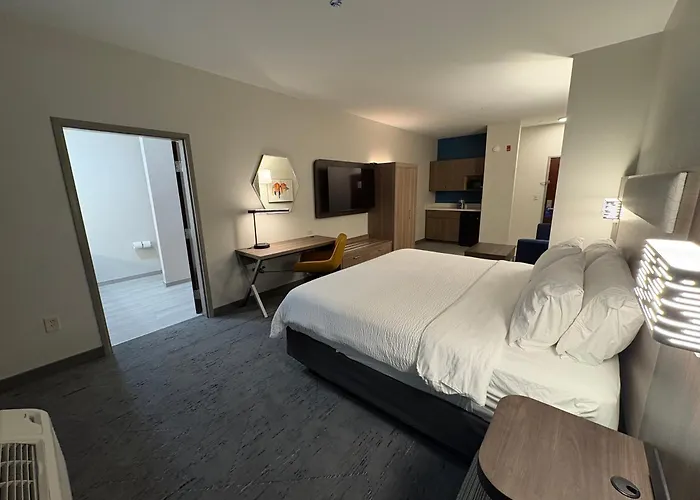 Hotel Express & By Ihg