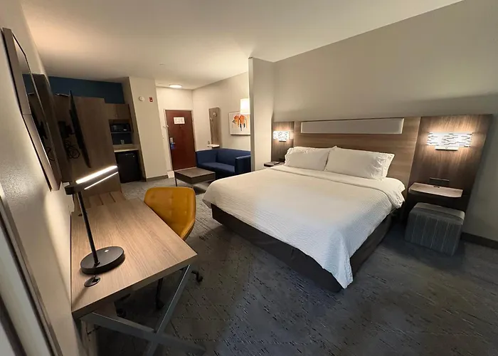 Express & By Ihg Hotel Lafayette
