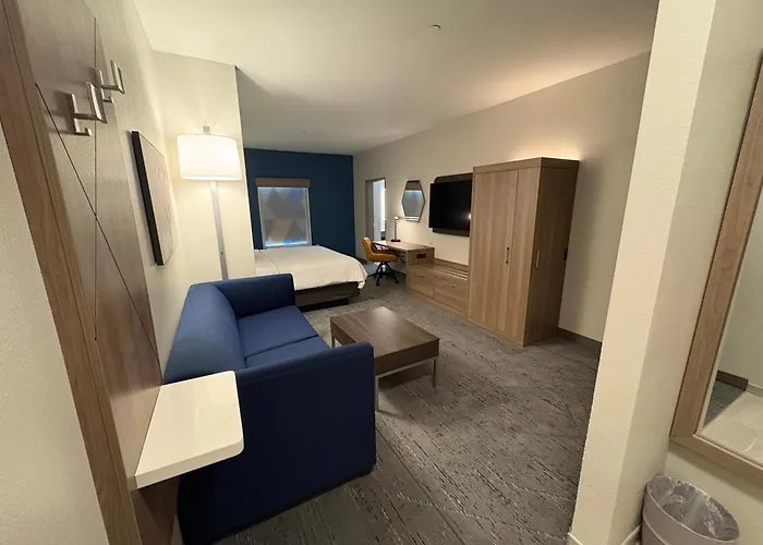 Express & By Ihg 2* Lafayette
