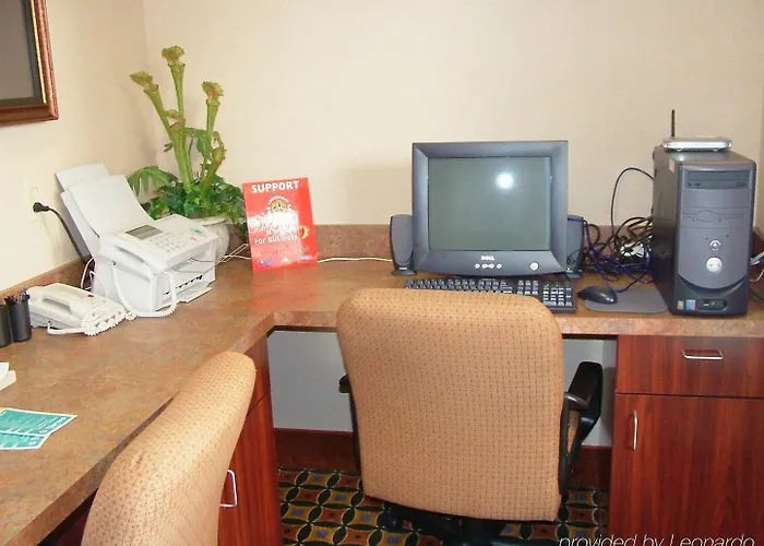 Express & By Ihg Hotel Lafayette